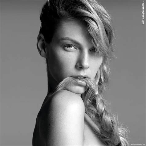 angela lindvall nude|Angela Lindvall free naked +18 photos by model leaked from。